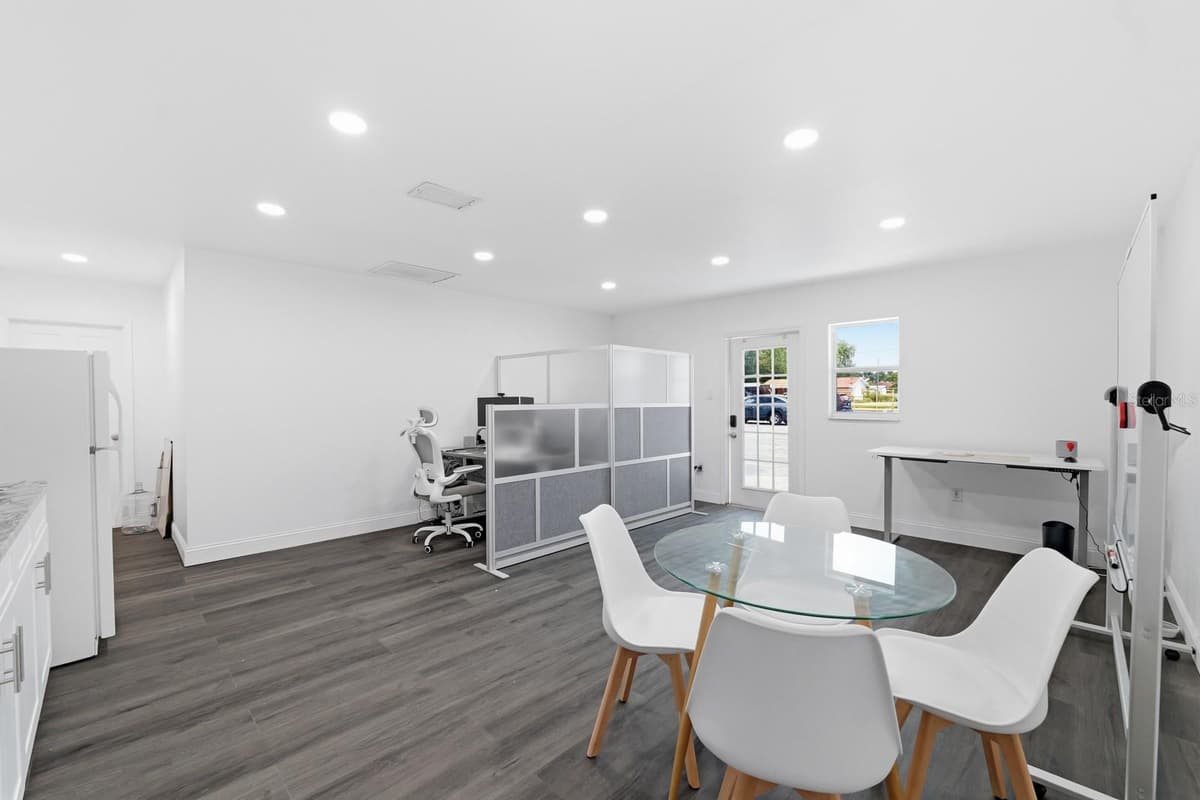 7113 CAUSEWAY BOULEVARD — photo 7 of 17