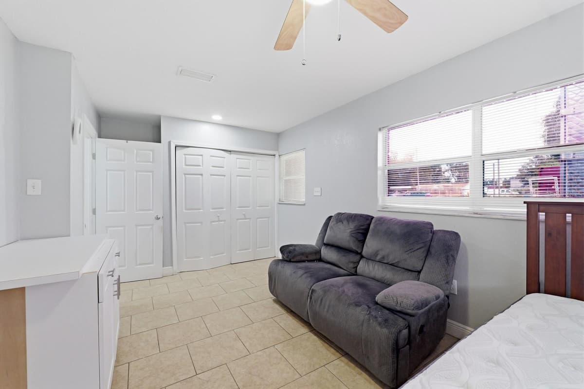 7113 CAUSEWAY BOULEVARD — photo 11 of 17