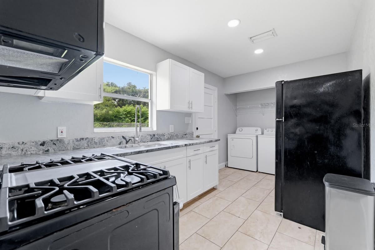 7113 CAUSEWAY BOULEVARD — photo 13 of 17