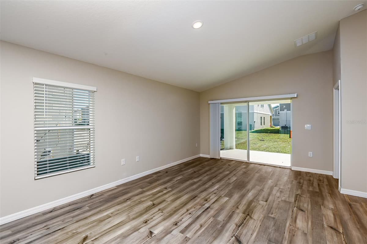 4531 WYNNSTONE DRIVE — photo 13 of 25