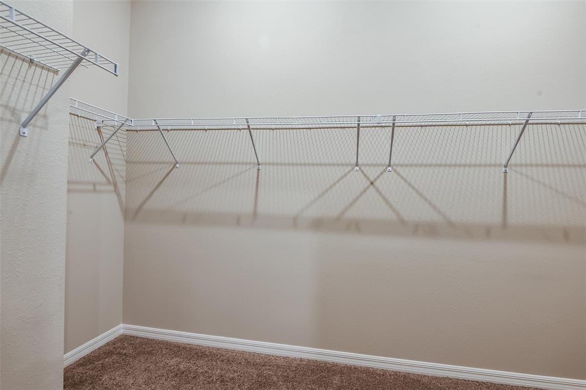 4531 WYNNSTONE DRIVE — photo 7 of 25