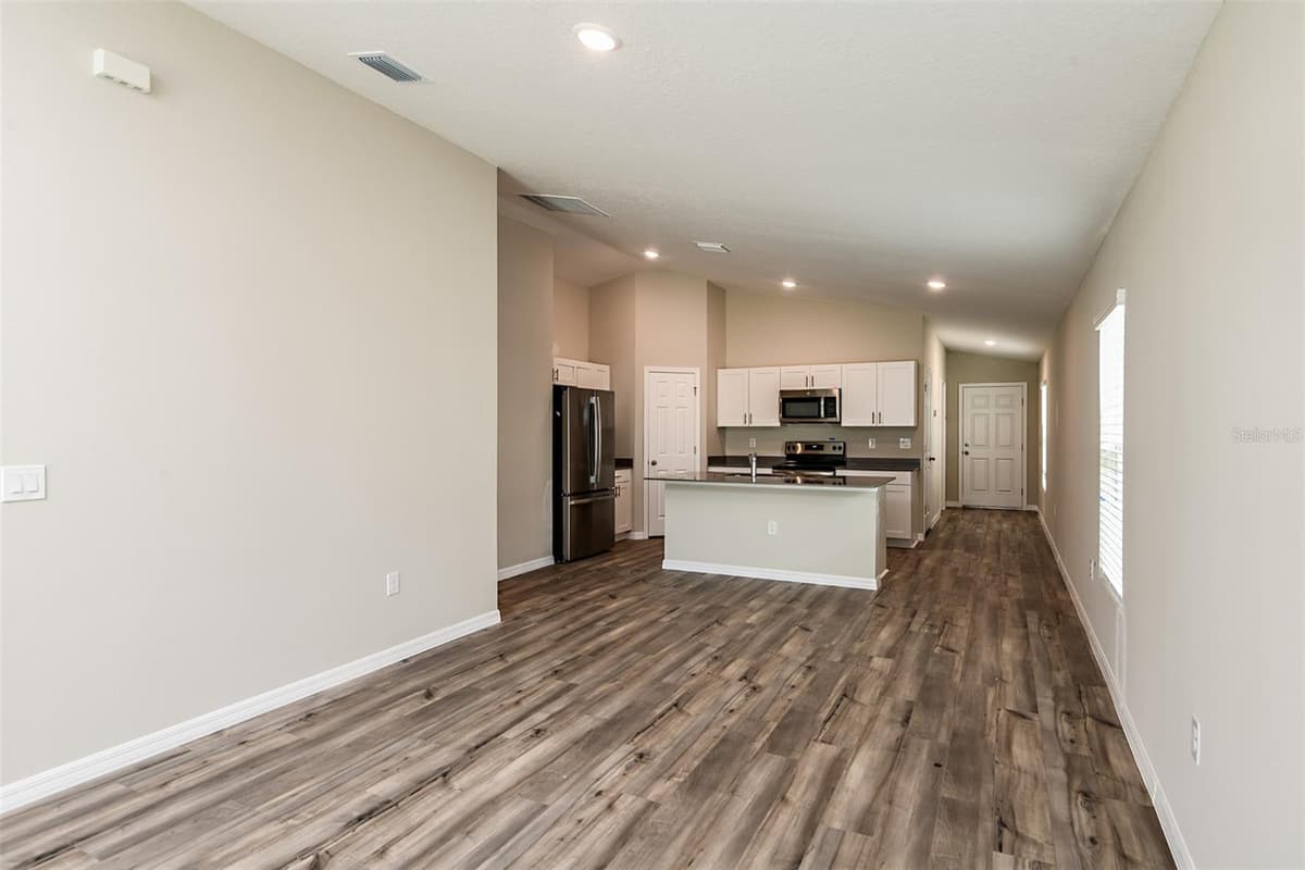 4531 WYNNSTONE DRIVE — photo 11 of 25