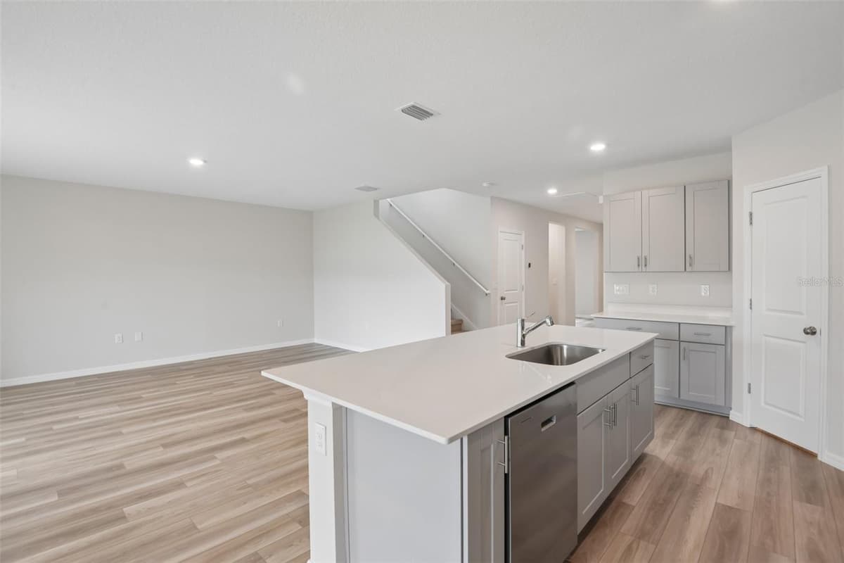 4192 RIVER BEACON BOULEVARD — photo 13 of 36