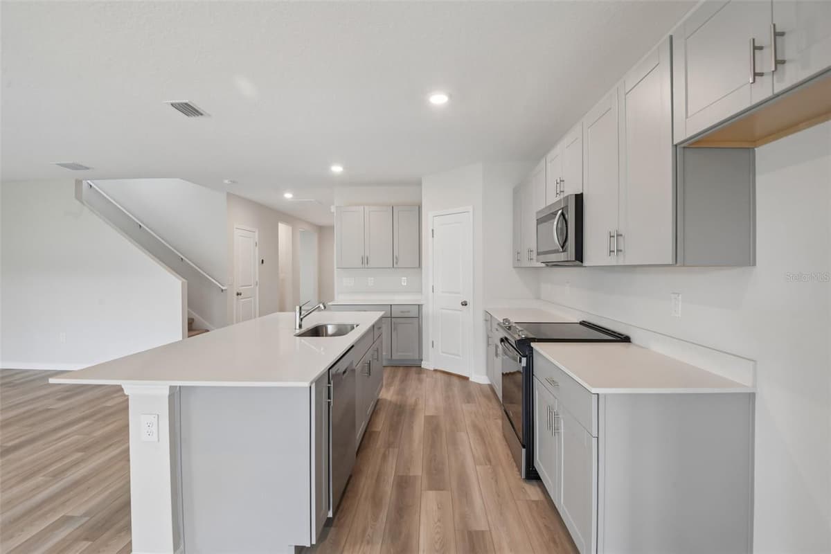 4192 RIVER BEACON BOULEVARD — photo 12 of 36