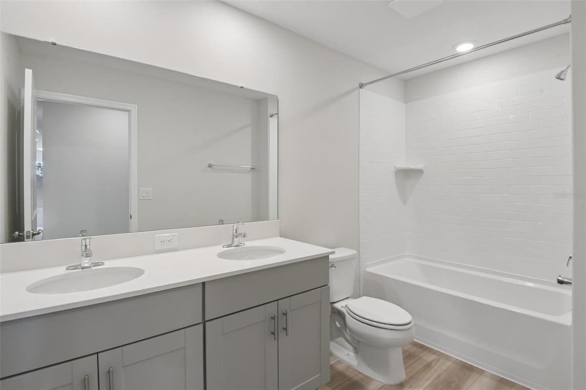 4192 RIVER BEACON BOULEVARD — photo 23 of 36