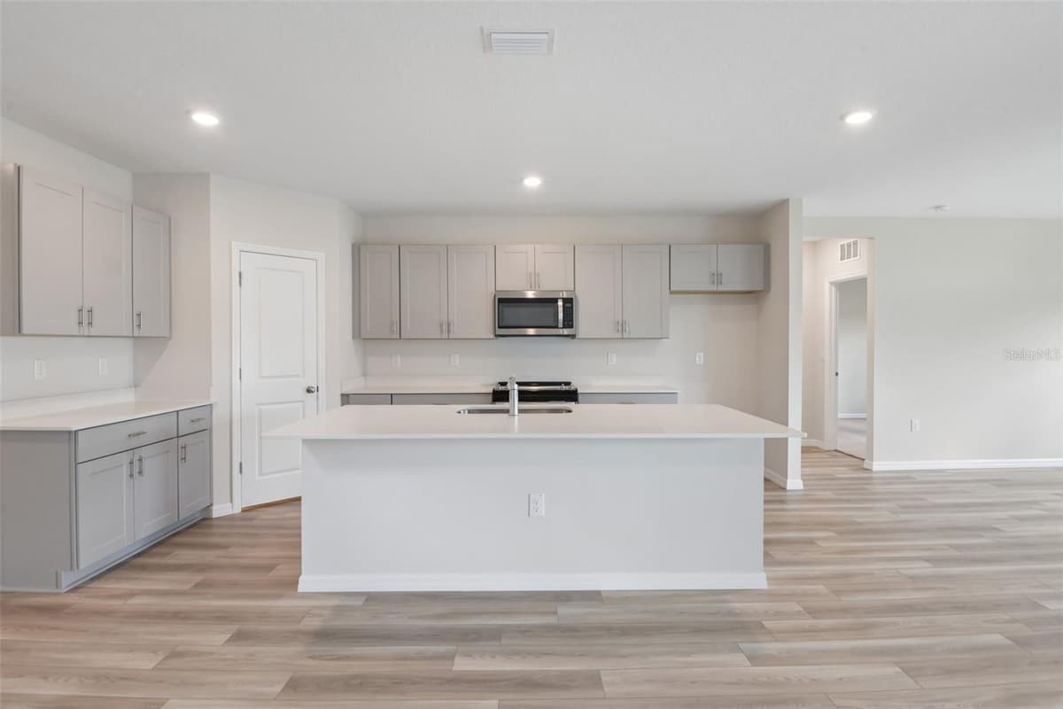 4192 RIVER BEACON BOULEVARD — photo 14 of 36