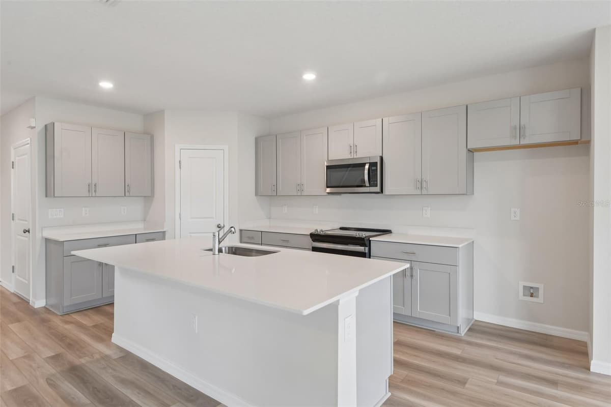 4192 RIVER BEACON BOULEVARD — photo 2 of 36
