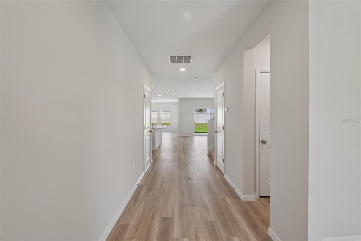4192 RIVER BEACON BOULEVARD — photo 11 of 36