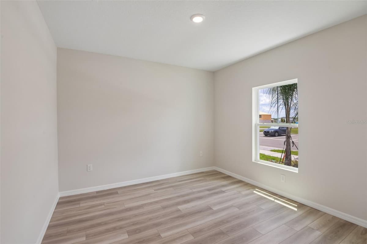 4192 RIVER BEACON BOULEVARD — photo 19 of 36