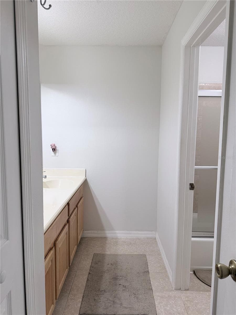 142 BRIGHTVIEW DRIVE — photo 15 of 17