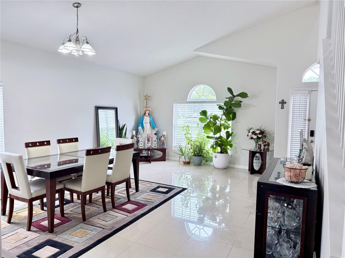 142 BRIGHTVIEW DRIVE — photo 4 of 17