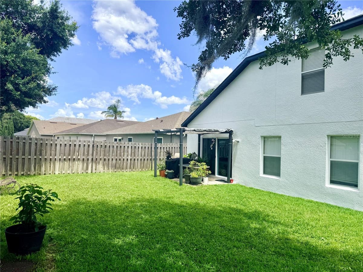 142 BRIGHTVIEW DRIVE — photo 16 of 17
