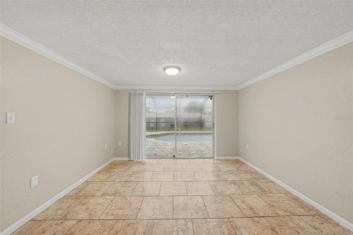9135 HUNT CLUB LANE — photo 8 of 15