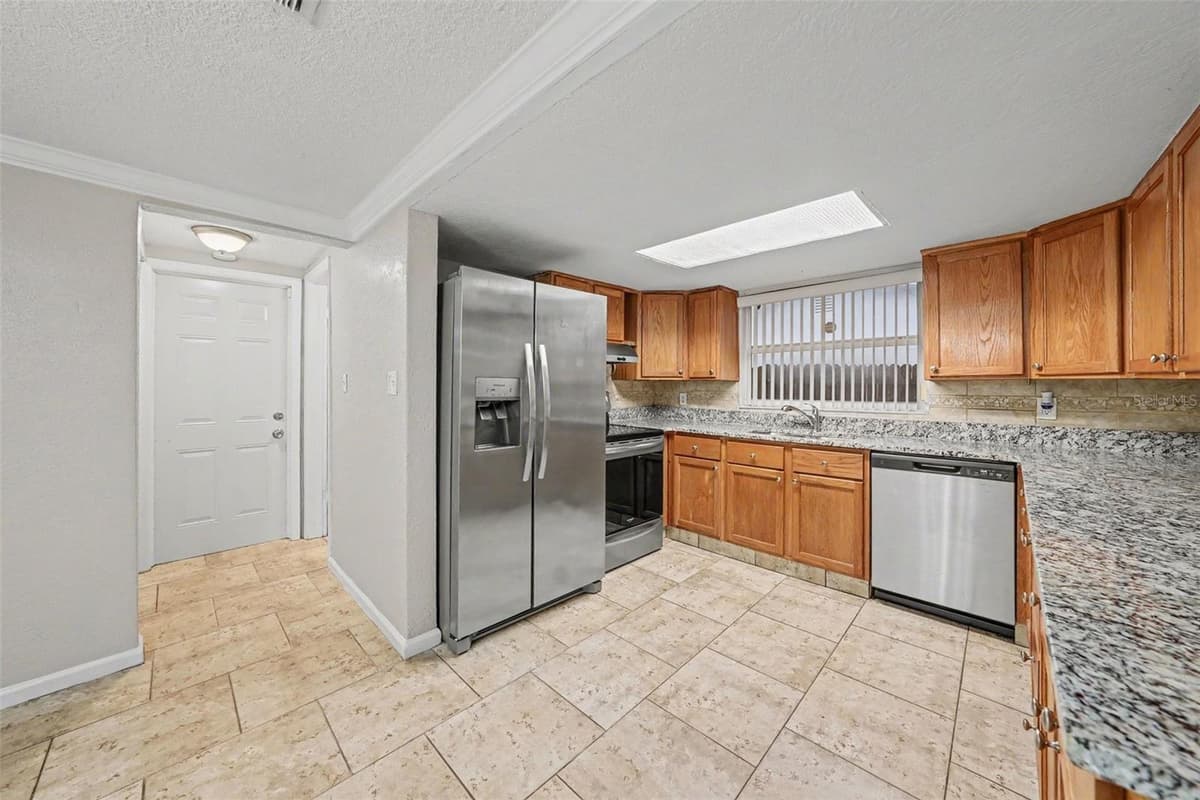 9135 HUNT CLUB LANE — photo 4 of 15
