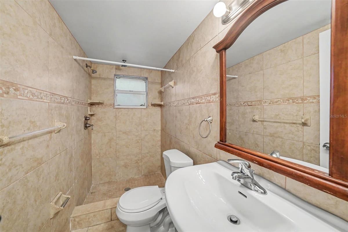 9135 HUNT CLUB LANE — photo 14 of 15