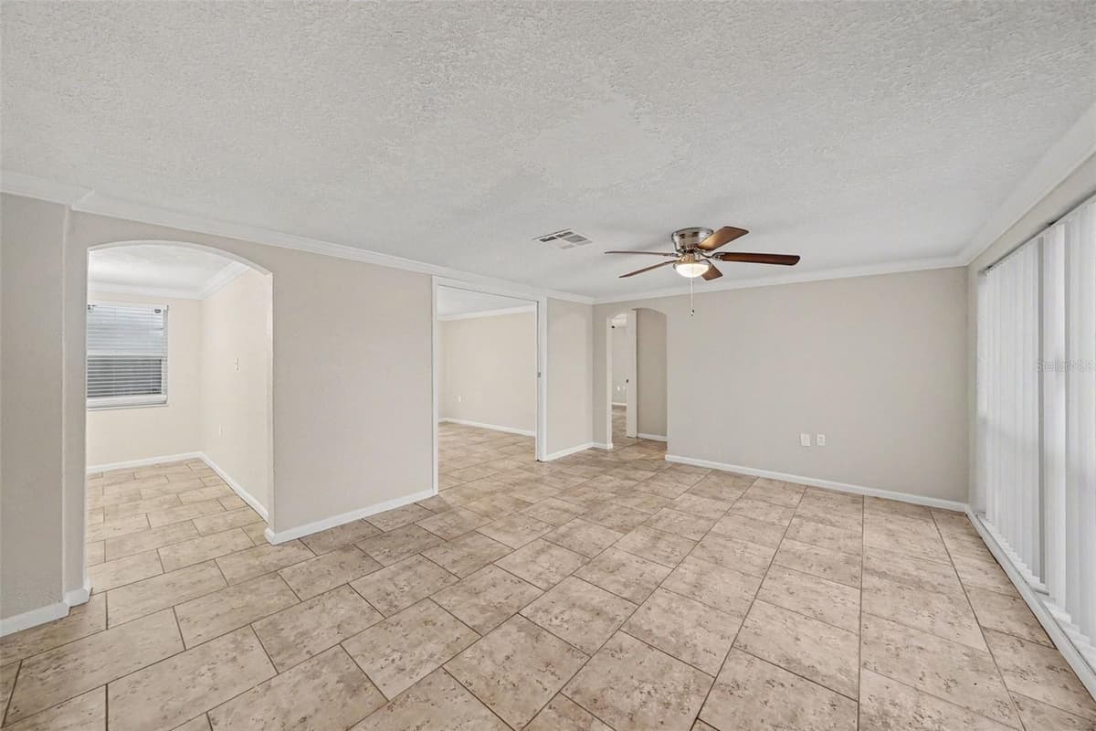 9135 HUNT CLUB LANE — photo 6 of 15