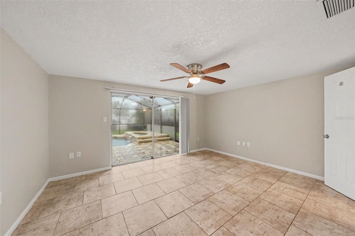 9135 HUNT CLUB LANE — photo 10 of 15