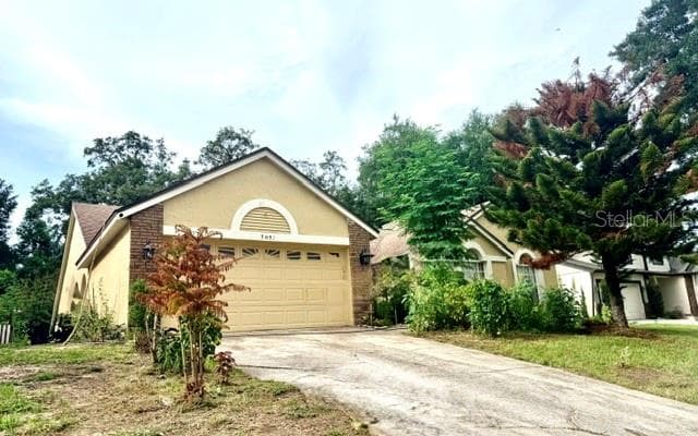 7037 HIAWASSEE OAK DRIVE — photo 2 of 5