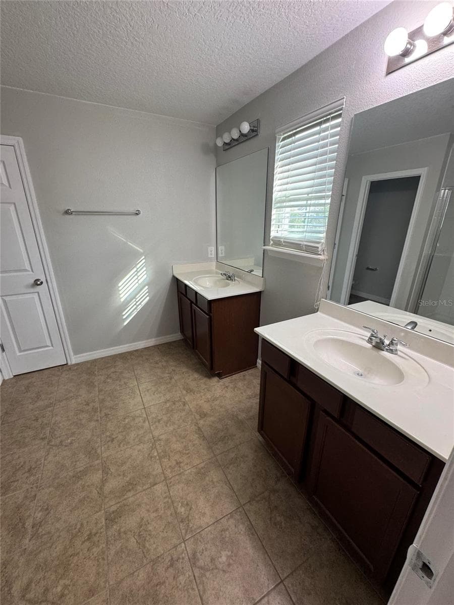 11938 SILVERLAKE PARK DRIVE — photo 13 of 45