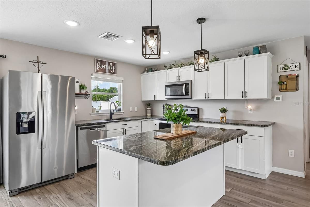 12020 VIRGINIA DRIVE — photo 14 of 35
