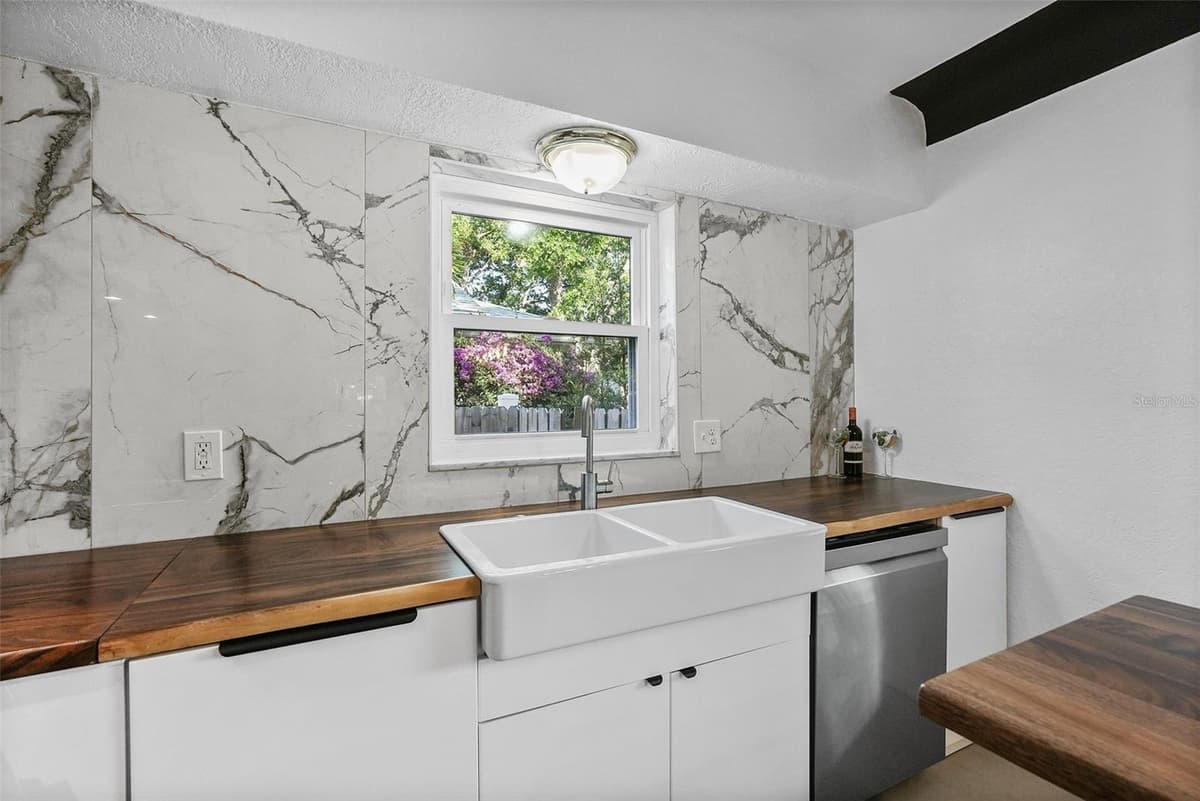 3027 BURLINGTON AVENUE — photo 12 of 53