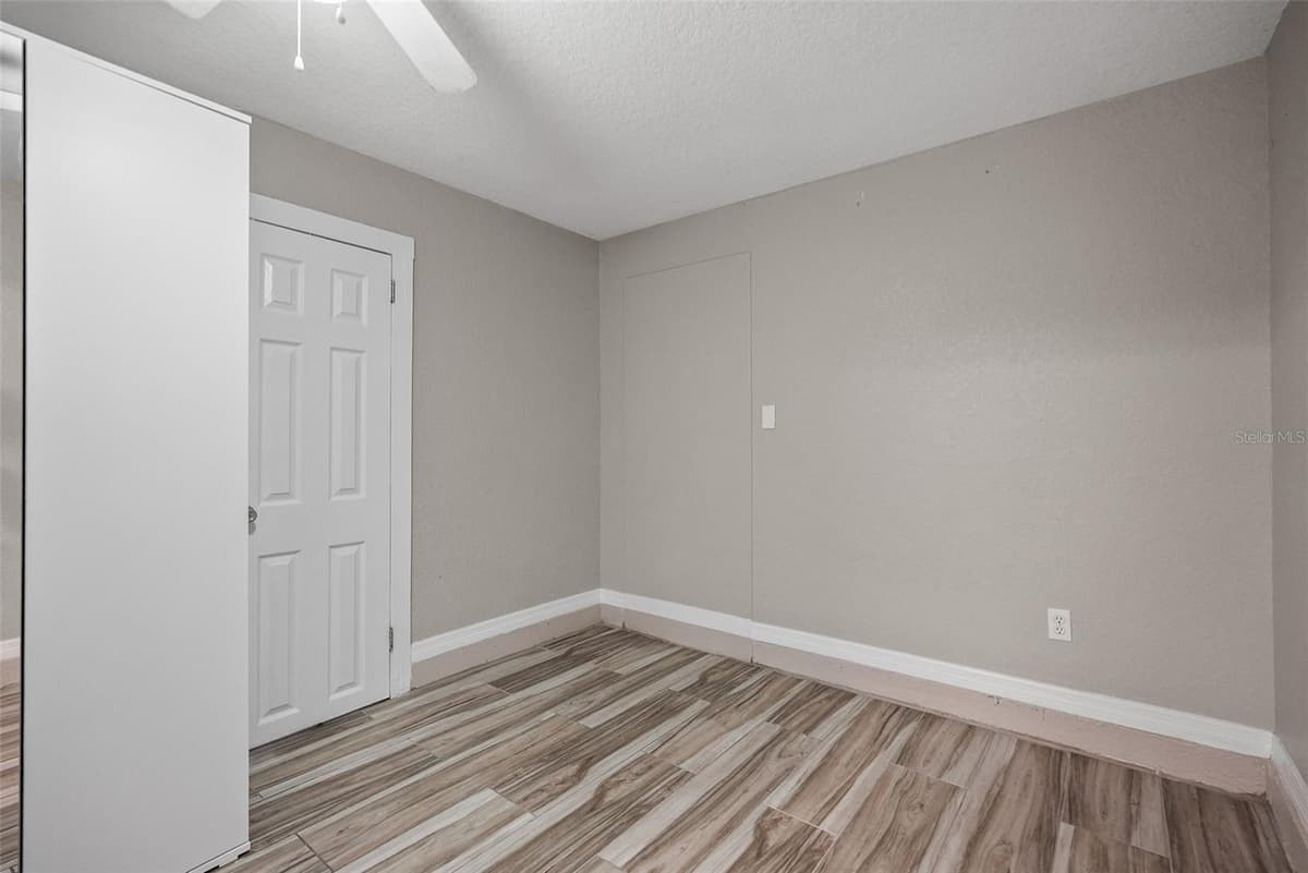 3027 BURLINGTON AVENUE — photo 35 of 53