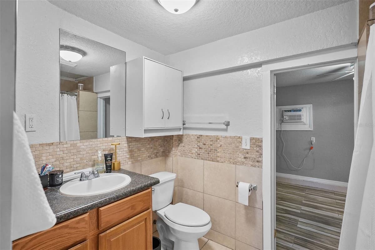 3027 BURLINGTON AVENUE — photo 32 of 53