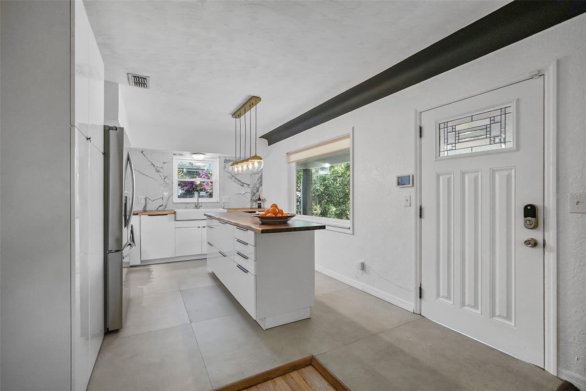 3027 BURLINGTON AVENUE — photo 10 of 53