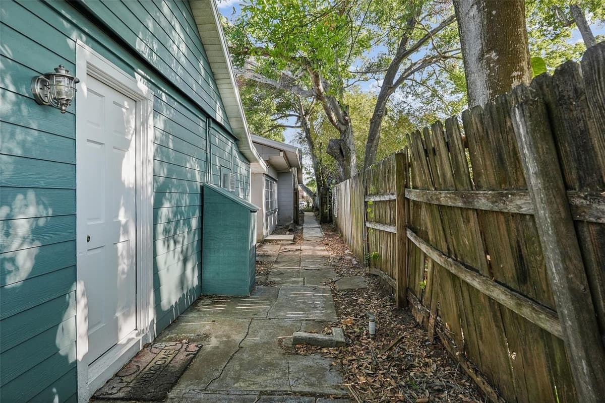 3027 BURLINGTON AVENUE — photo 25 of 53