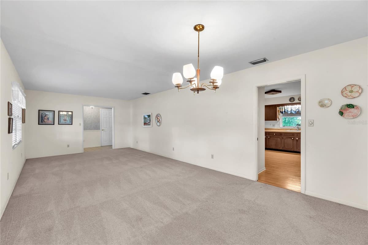 110 ASHBROOK DRIVE — photo 18 of 39
