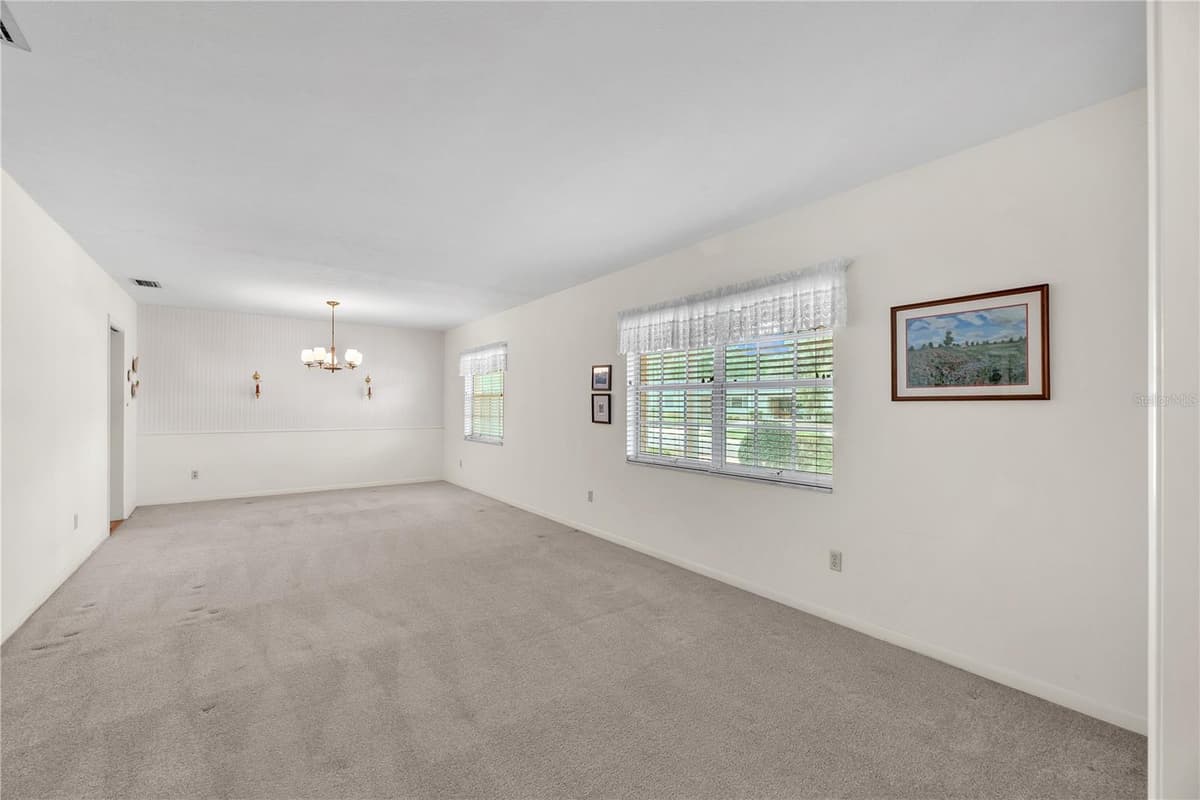 110 ASHBROOK DRIVE — photo 17 of 39