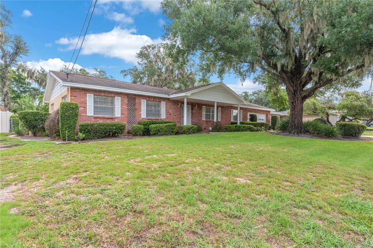 110 ASHBROOK DRIVE — photo 4 of 39
