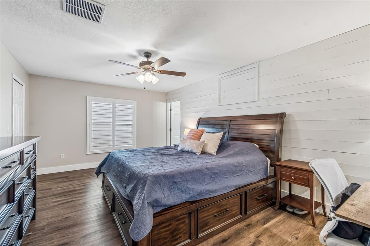 13715 TRAMORE DRIVE — photo 32 of 93
