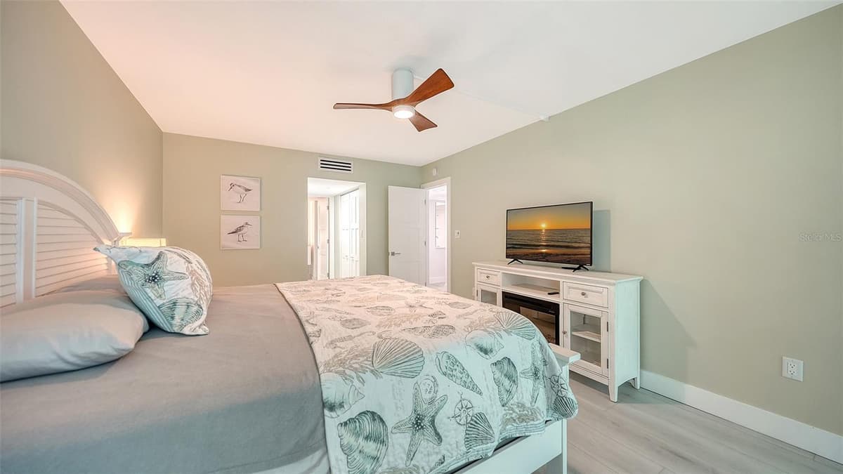 1150 TARPON CENTER DRIVE — photo 21 of 56