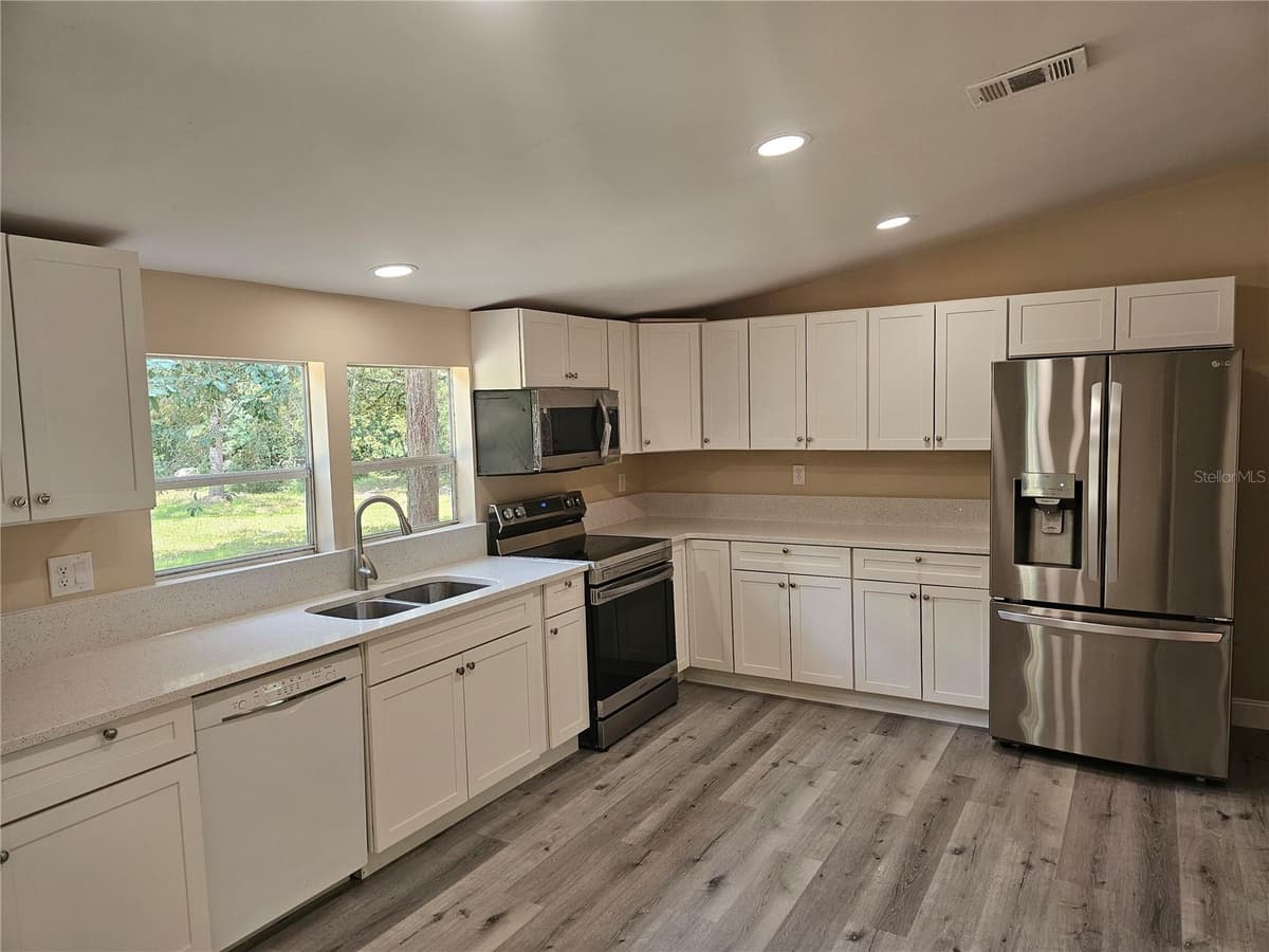 38510 COUNTY ROAD 439 — photo 13 of 27
