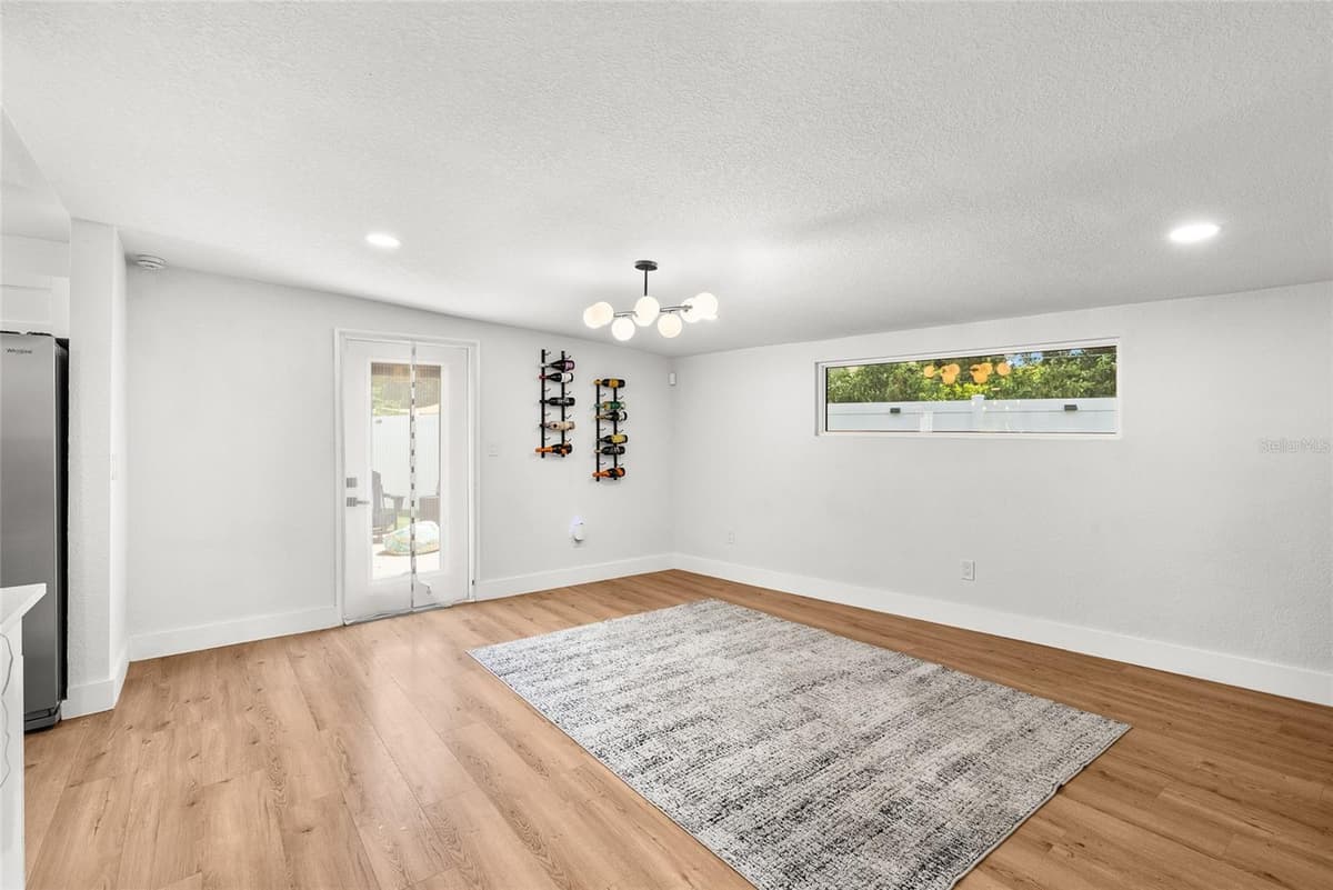 1143 MEADOWLAWN DRIVE — photo 15 of 47