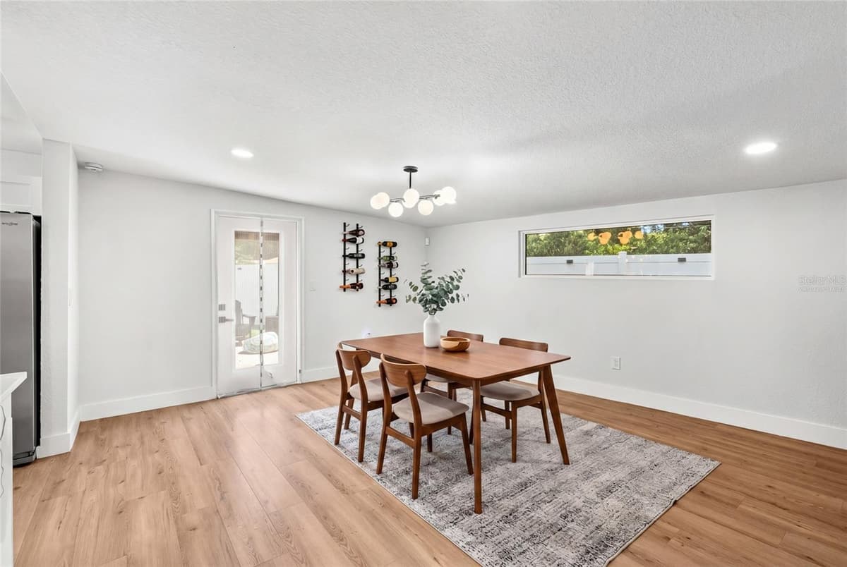 1143 MEADOWLAWN DRIVE — photo 16 of 47