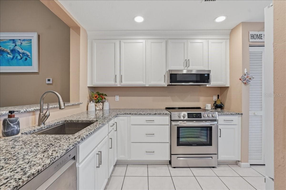 11602 WHITE ASH DRIVE — photo 12 of 58