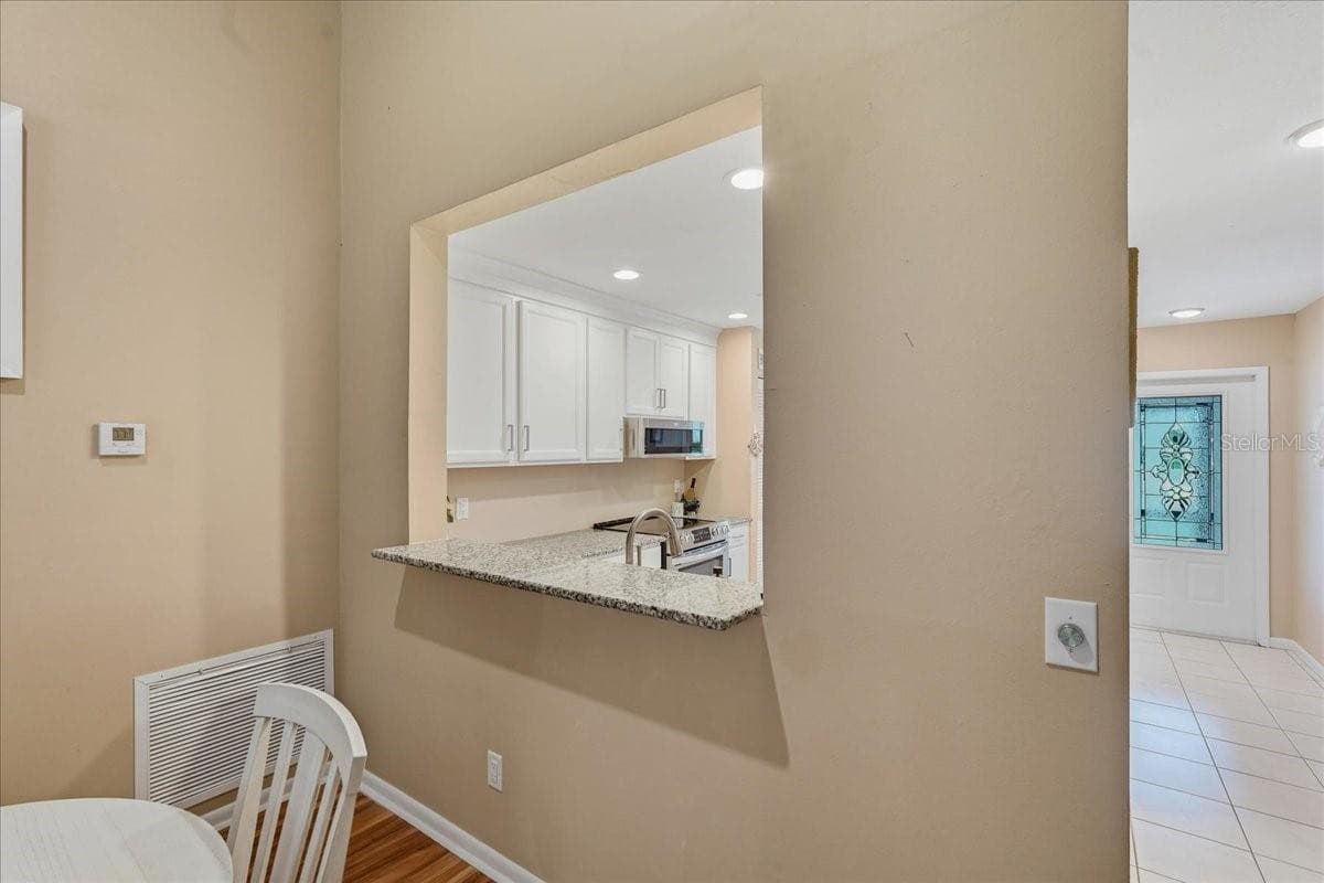 11602 WHITE ASH DRIVE — photo 9 of 58