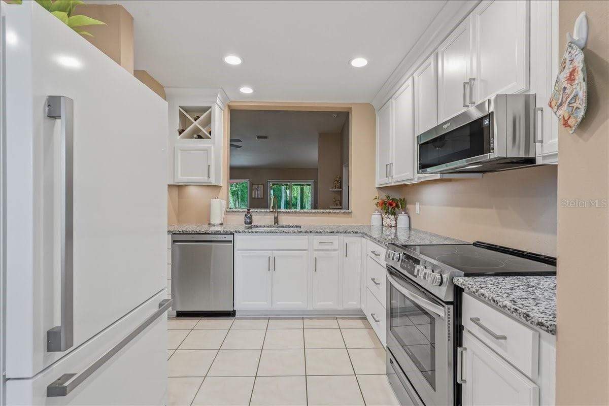 11602 WHITE ASH DRIVE — photo 10 of 58