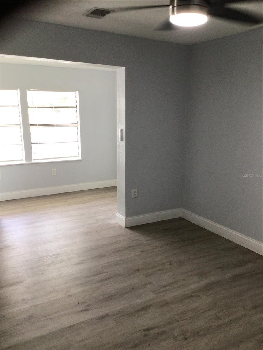 1010 DAKOTA AVENUE — photo 14 of 25