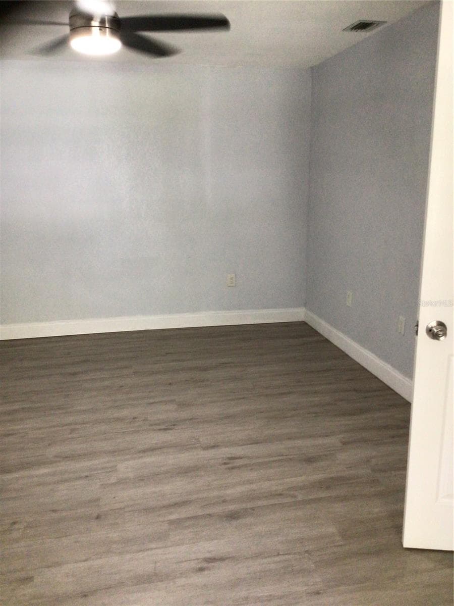 1010 DAKOTA AVENUE — photo 16 of 25