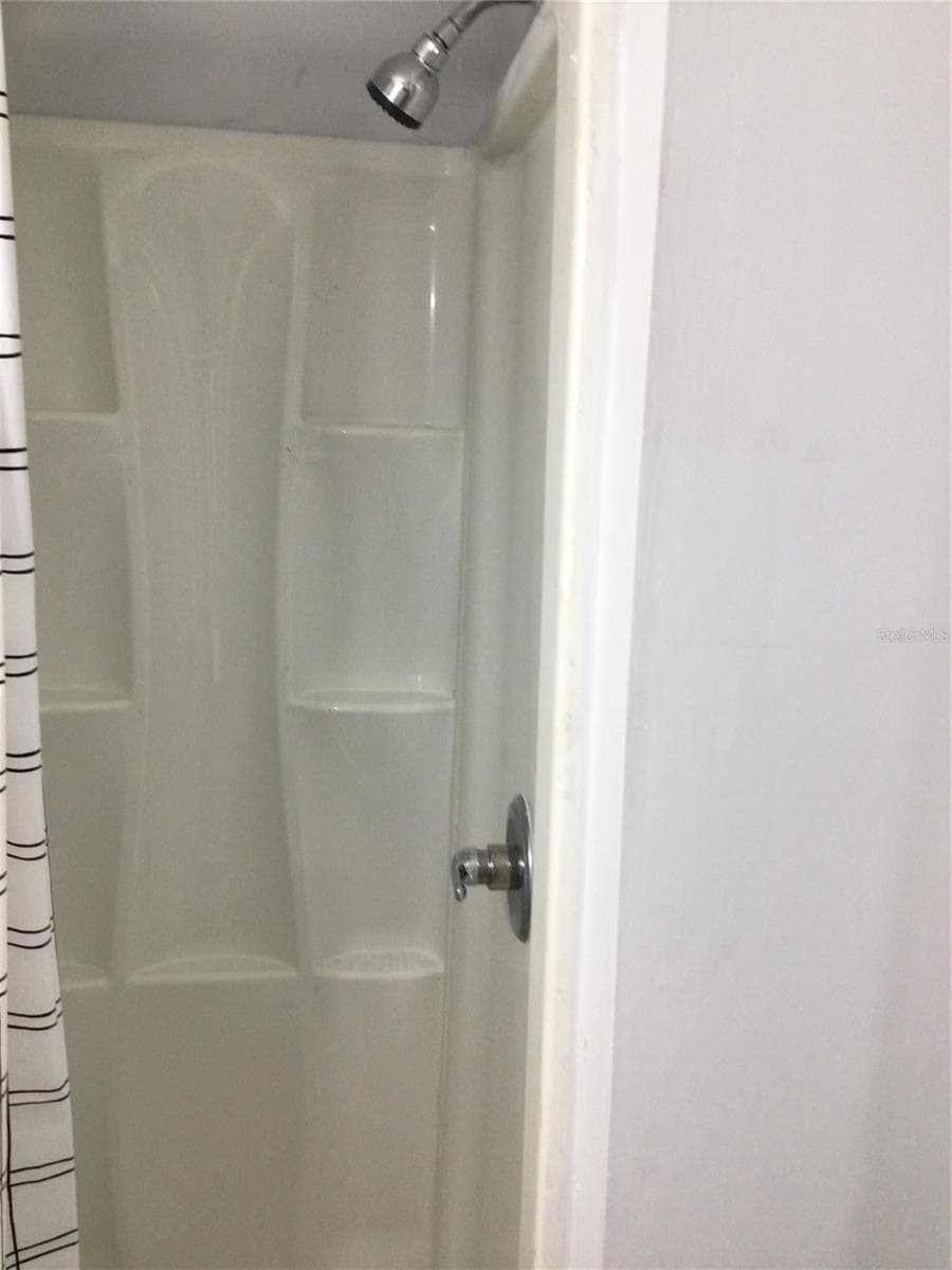 1010 DAKOTA AVENUE — photo 9 of 25