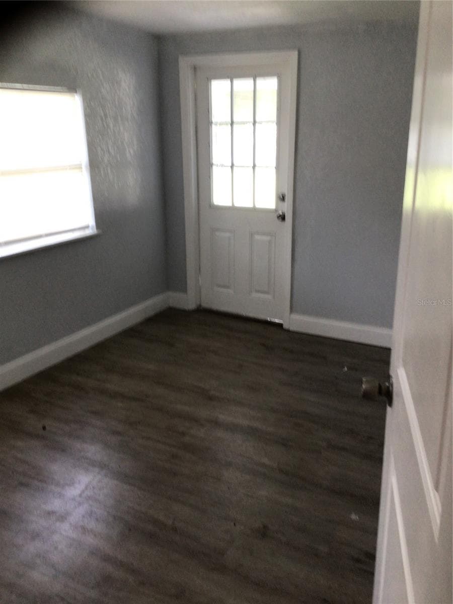 1010 DAKOTA AVENUE — photo 22 of 25