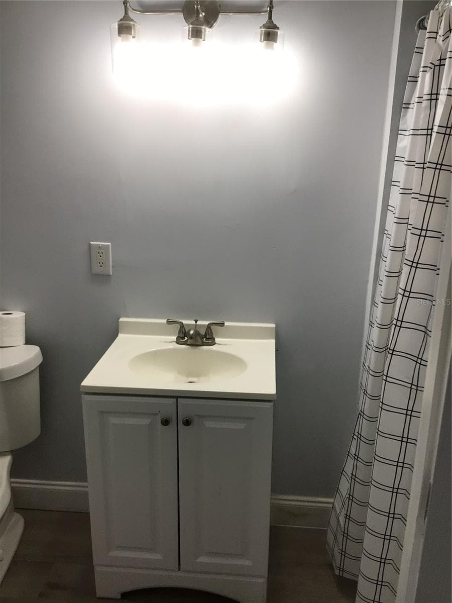 1010 DAKOTA AVENUE — photo 10 of 25