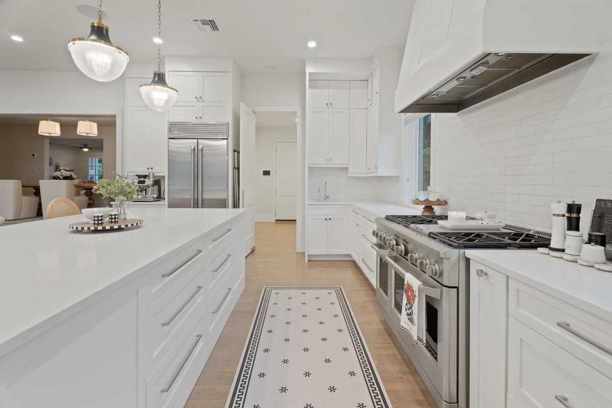 890 PHELPS AVENUE — photo 19 of 69