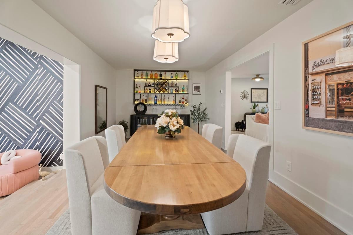 890 PHELPS AVENUE — photo 10 of 69