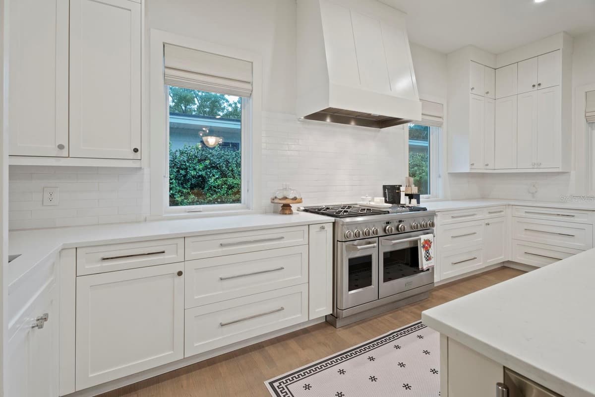 890 PHELPS AVENUE — photo 22 of 69