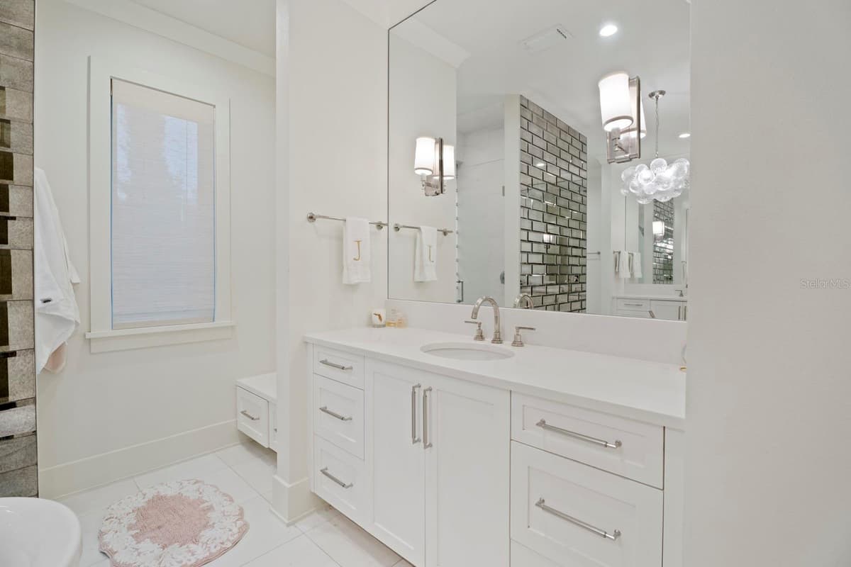 890 PHELPS AVENUE — photo 35 of 69