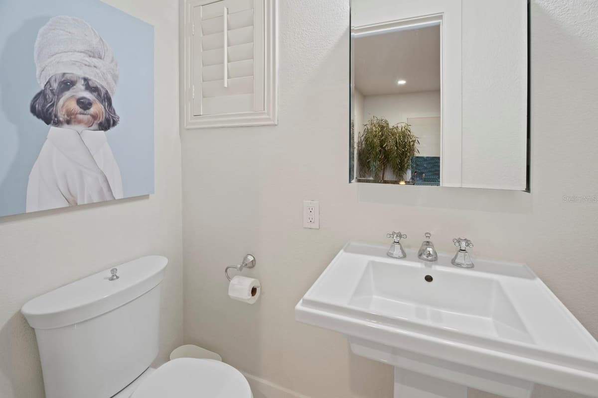 890 PHELPS AVENUE — photo 64 of 69